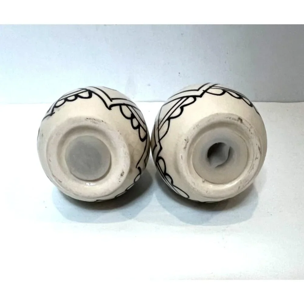 Handcrafted Ceramic Salt & Pepper Shakers W/ Iron Holder Black / White Pattern